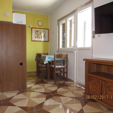 Guest House Vanessa Supetar Dış mekan fotoğraf