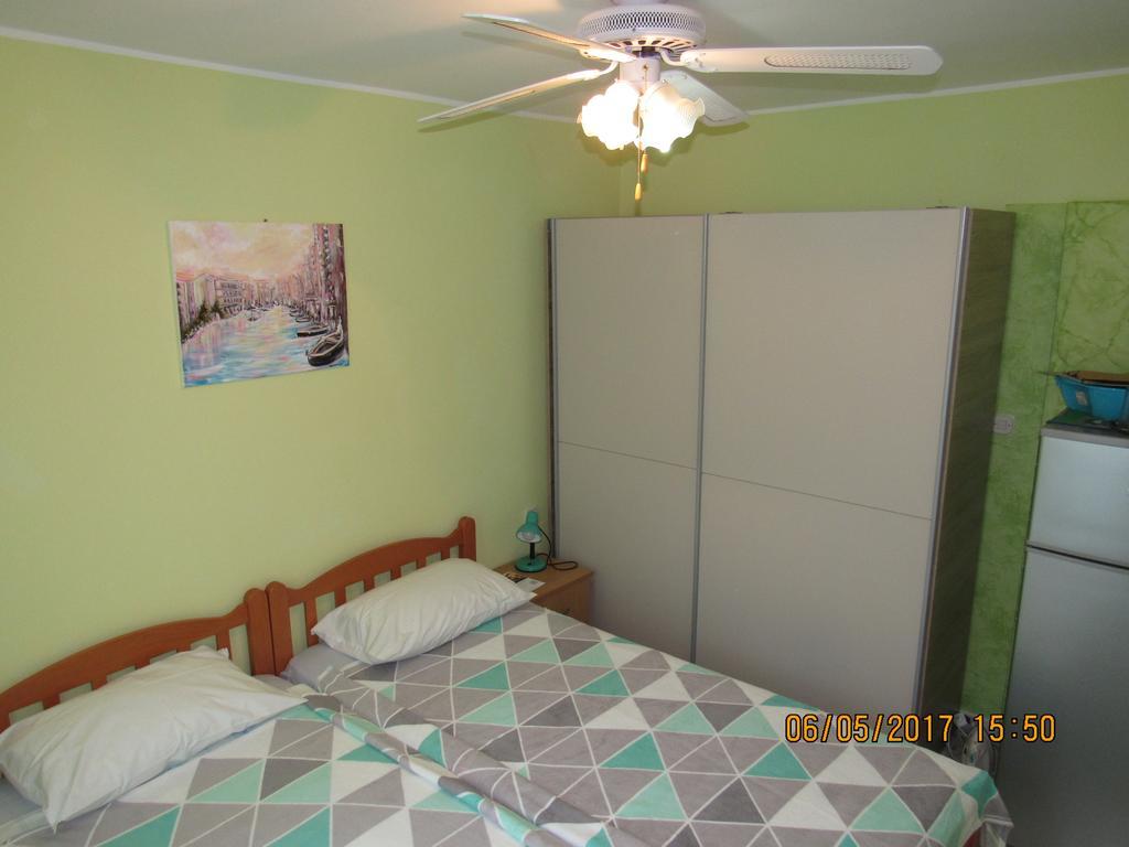 Guest House Vanessa Supetar Dış mekan fotoğraf