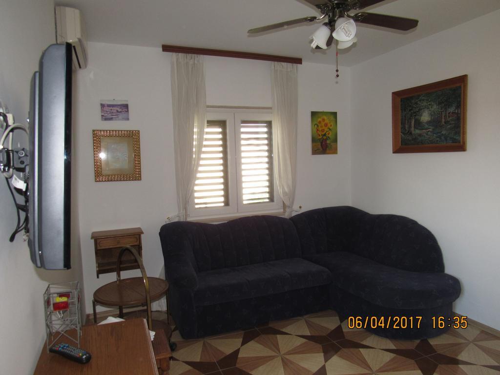 Guest House Vanessa Supetar Dış mekan fotoğraf