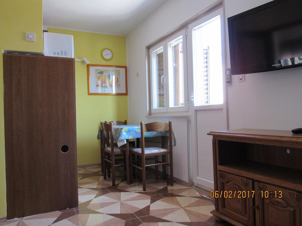 Guest House Vanessa Supetar Dış mekan fotoğraf
