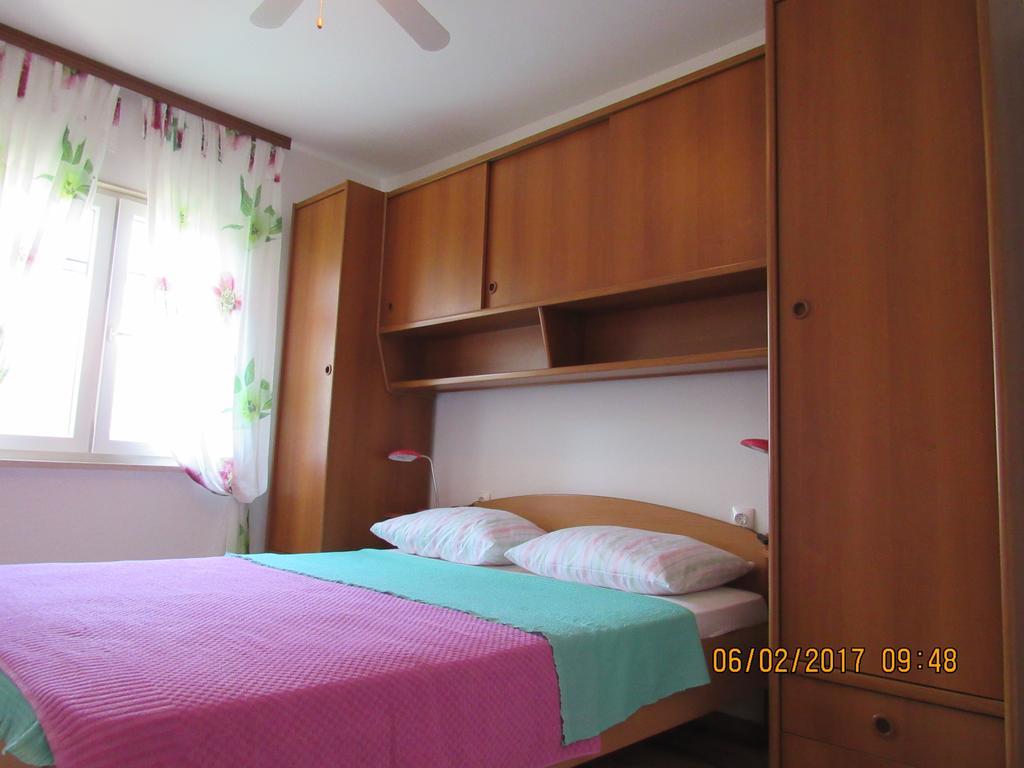 Guest House Vanessa Supetar Dış mekan fotoğraf